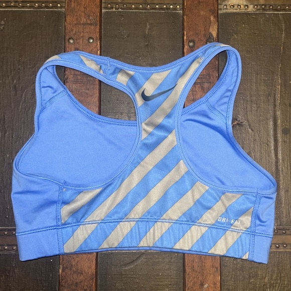 Nike Sports Bra bundle of 3; medium - Picture 3 of 7